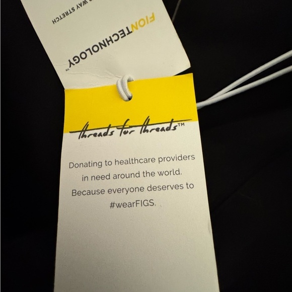 NWT Figs Chisec Three-Pocket Scrub Men’s Top. SIZE XXL - Picture 7 of 11